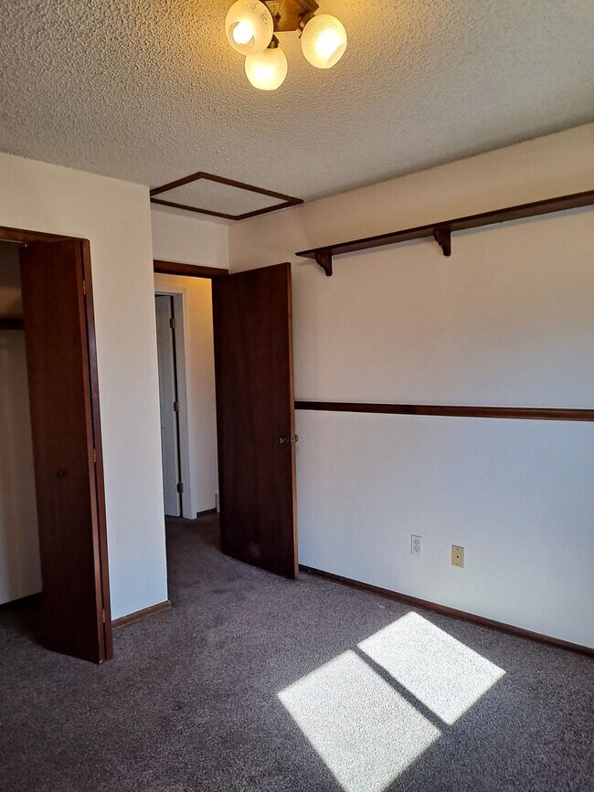 Building Photo - 2 Carefree Ln