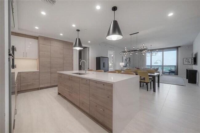 Building Photo - 2103 Bayshore Blvd