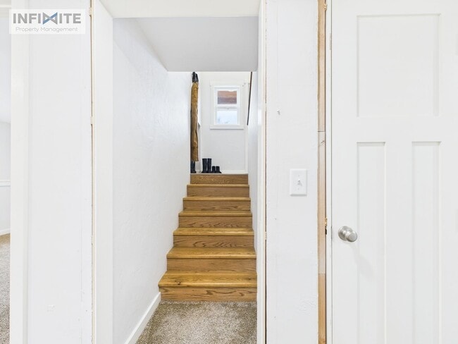 Building Photo - Great Four Bedroom!