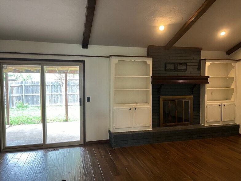 Building Photo - 1501 SW 86th St