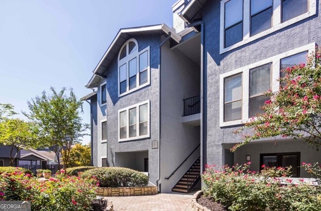 Building Photo - 6873 Peachtree Blvd