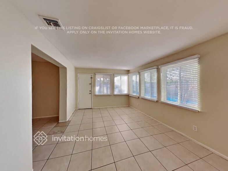 Building Photo - 1823 E Watson Dr