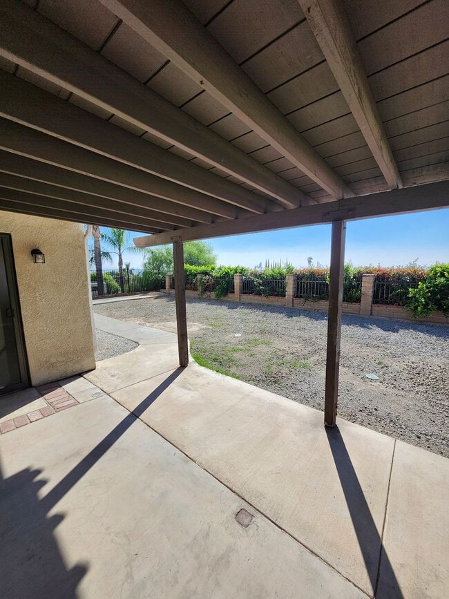 Building Photo - Charming Single-Story Home