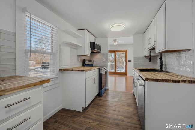 Building Photo - 127 Spithead Rd