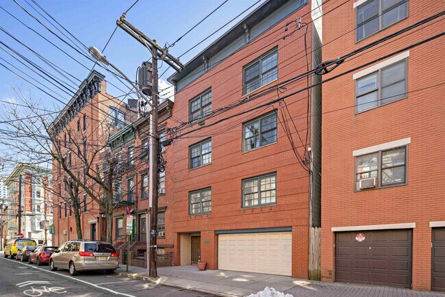 Building Photo - 211-213-213 3rd St