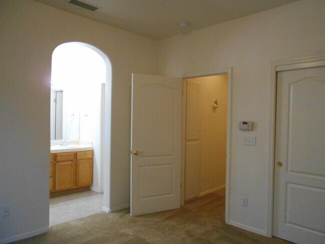 Building Photo - 638 W Milano Ln