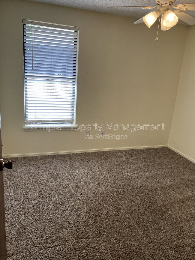 Building Photo - 1412 Del Norte Dr