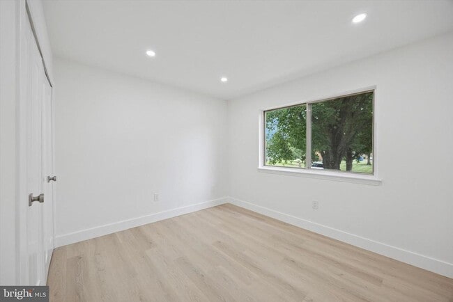 Building Photo - 511 Bradley Ct