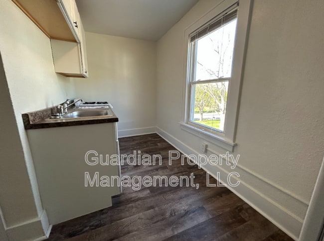 Building Photo - 108 N Buchanan St