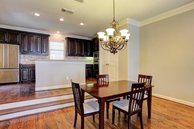Building Photo - 923 Birdsall St