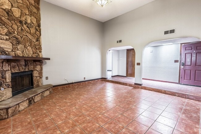 Building Photo - Lovely 4 bedroom in West Side El Paso!!