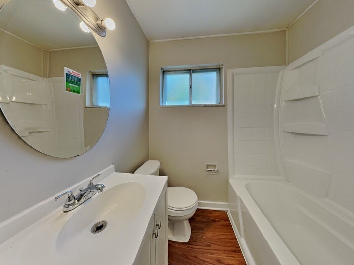 Building Photo - 7 Lucas St