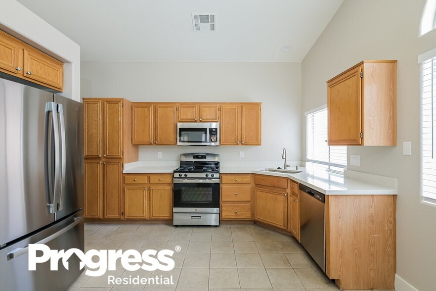 Building Photo - 827 Golden Plata Ct