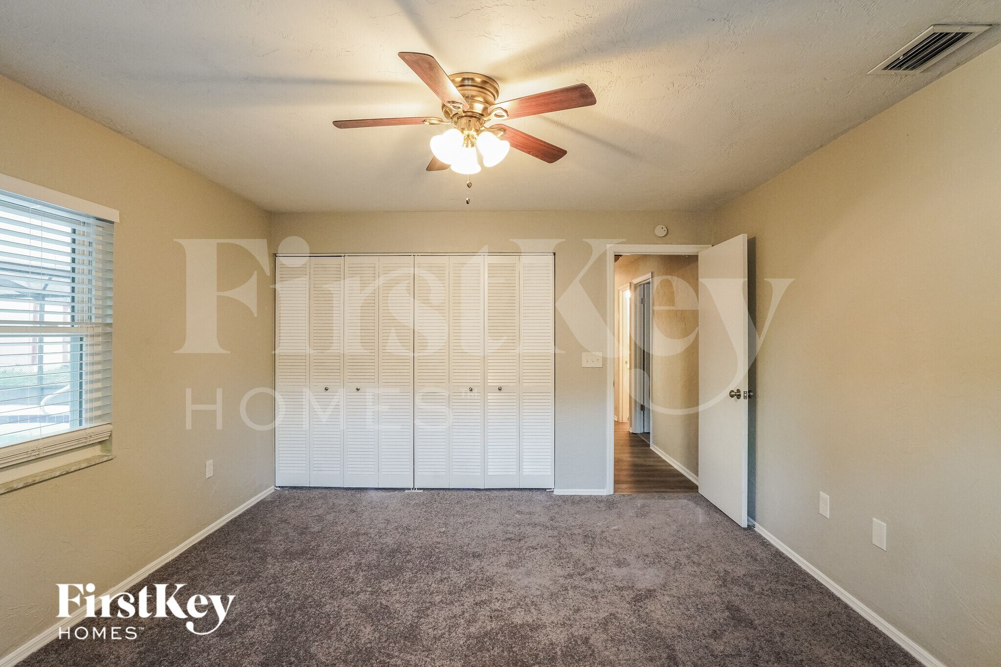 Building Photo - 3017 Vista Palm Dr