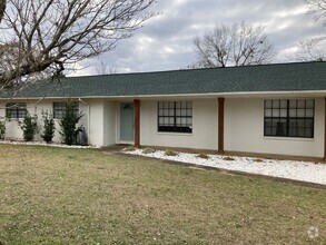 Building Photo - Forest Park Subdivision!