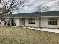 Building Photo - Forest Park Subdivision!
