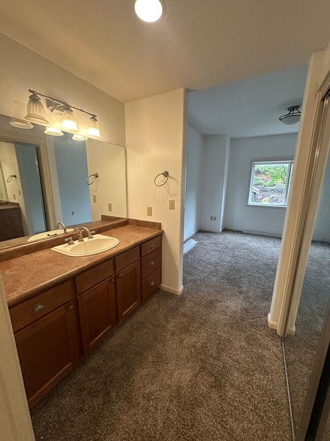Building Photo - Newly renovated Two-bedroom apartment in A...