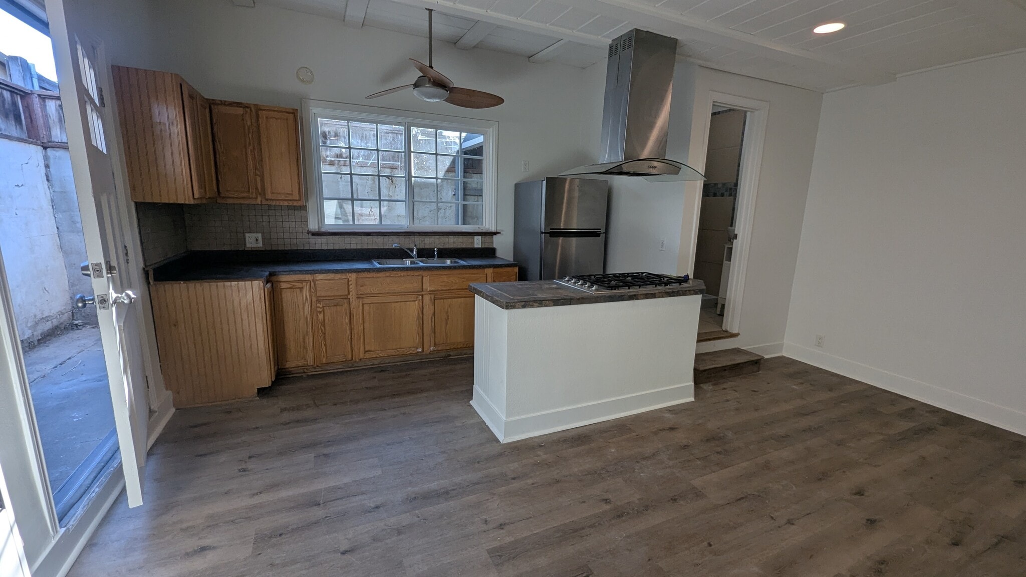 Building Photo - 392 West Center Ave