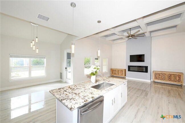 Building Photo - 114 High Point Cir