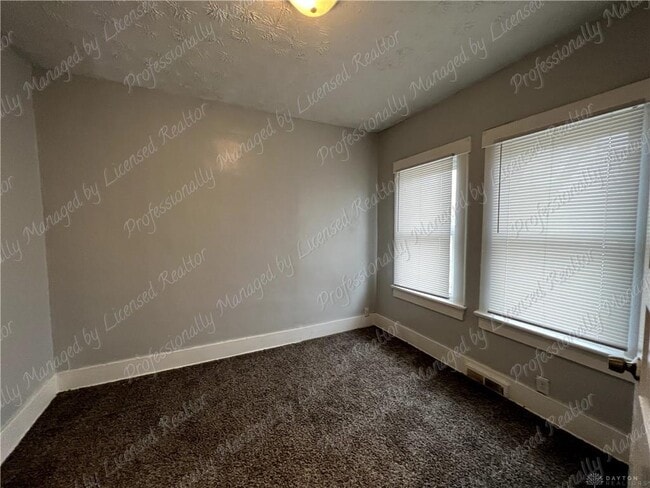 Building Photo - 44 Bluecrest Ave