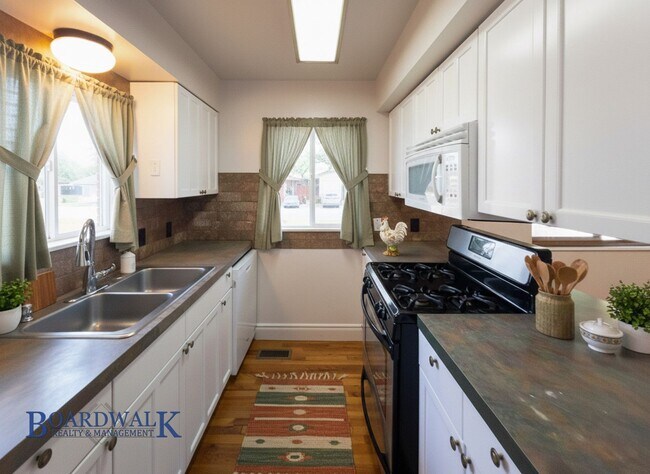 Building Photo - 1781 Lincoln Ln