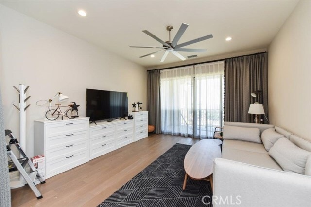 Building Photo - 222 Clear Falls