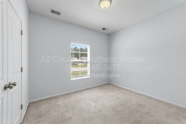 Building Photo - 877 Devon Estate Ave