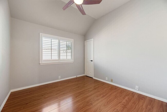 Building Photo - Luxury Living at FairWays North at Westridge