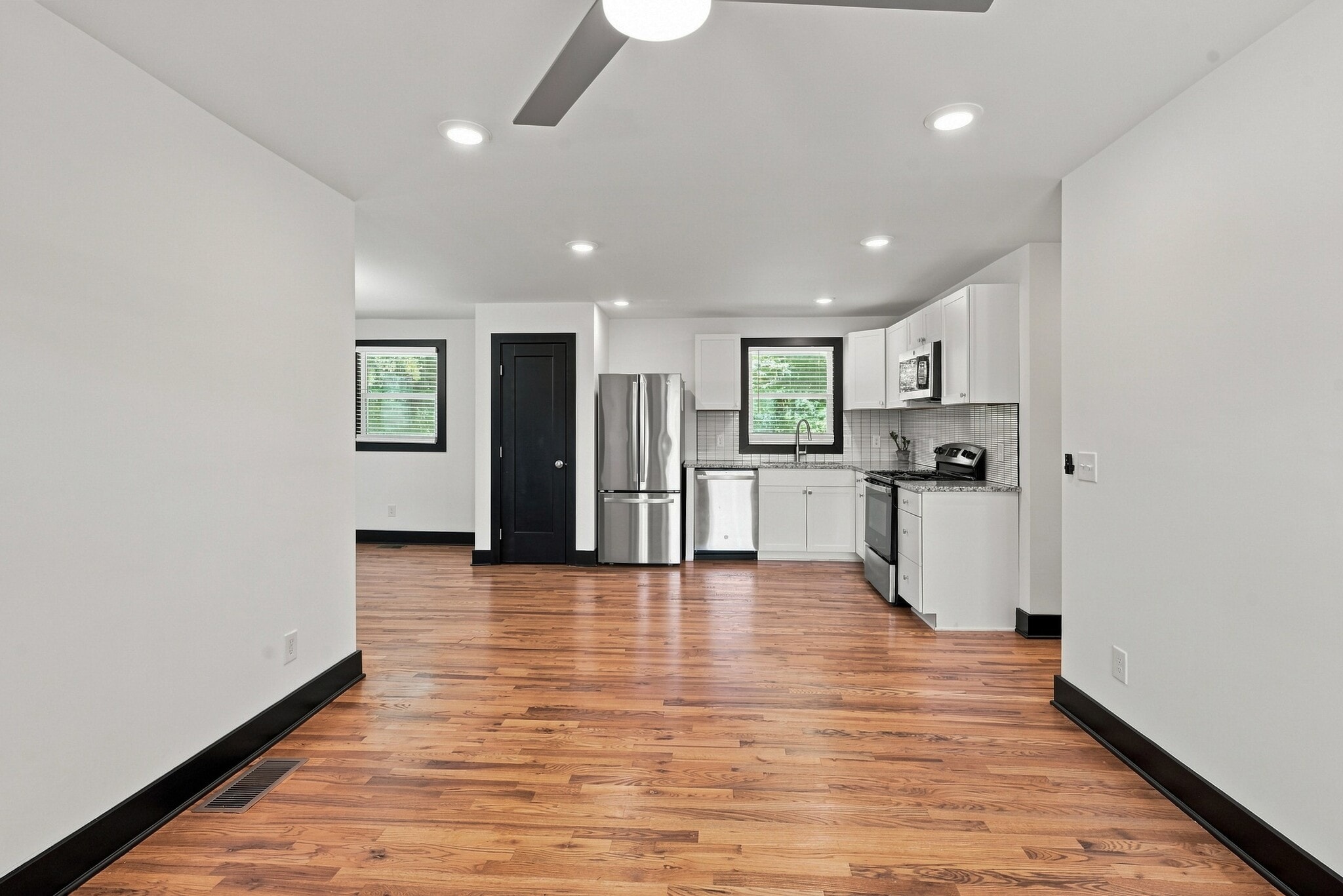 Building Photo - 625 Maclaurin Ct
