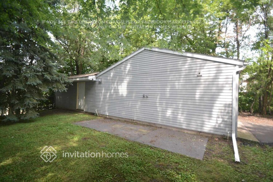 Building Photo - 4536 Taylor St NE