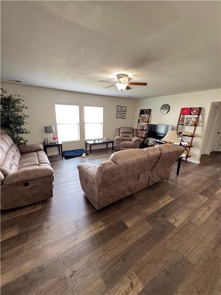 Building Photo - 320 Grasslands Dr