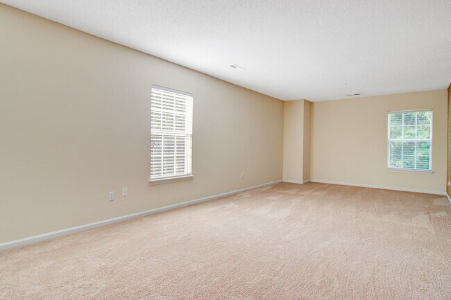 Building Photo - 5135 Ballantine Dr