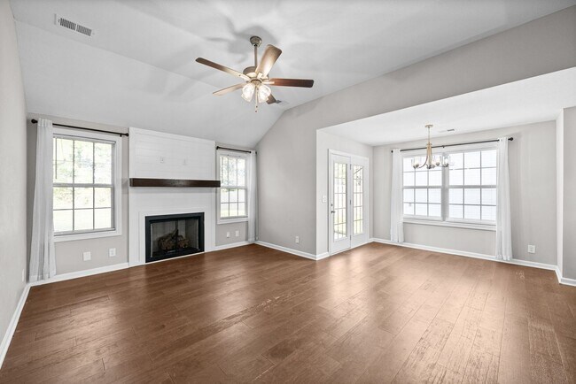 Building Photo - 1493 Fredrick Dr