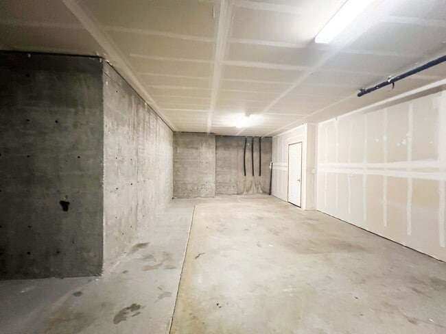 Building Photo - Triplex 5417 - 5421 North Hills Drive