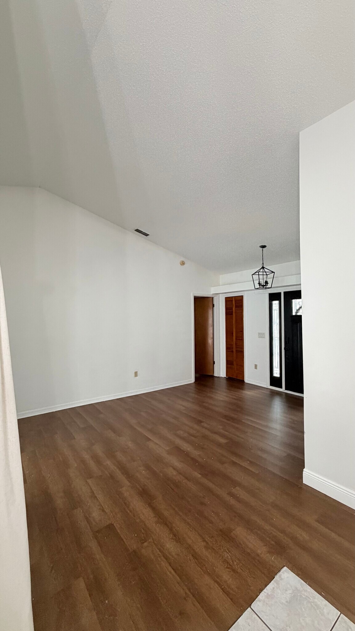 Building Photo - 20203 Majestic St