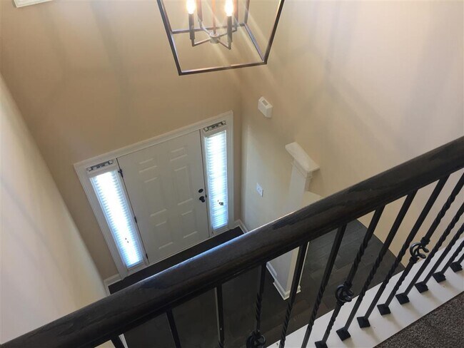 Building Photo - Prime 30265 location, swim/HOA community, ...