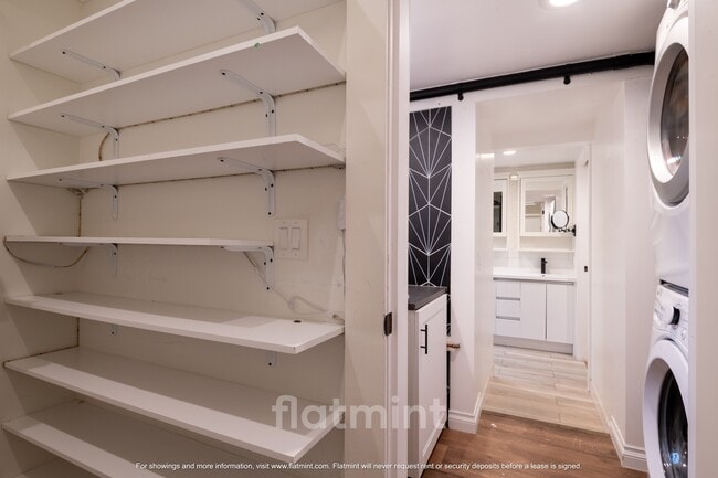 Building Photo - 16111 Stone Ave N