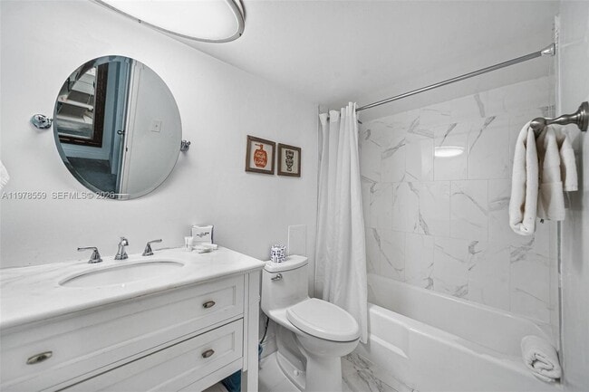 Building Photo - 5101 Collins Ave