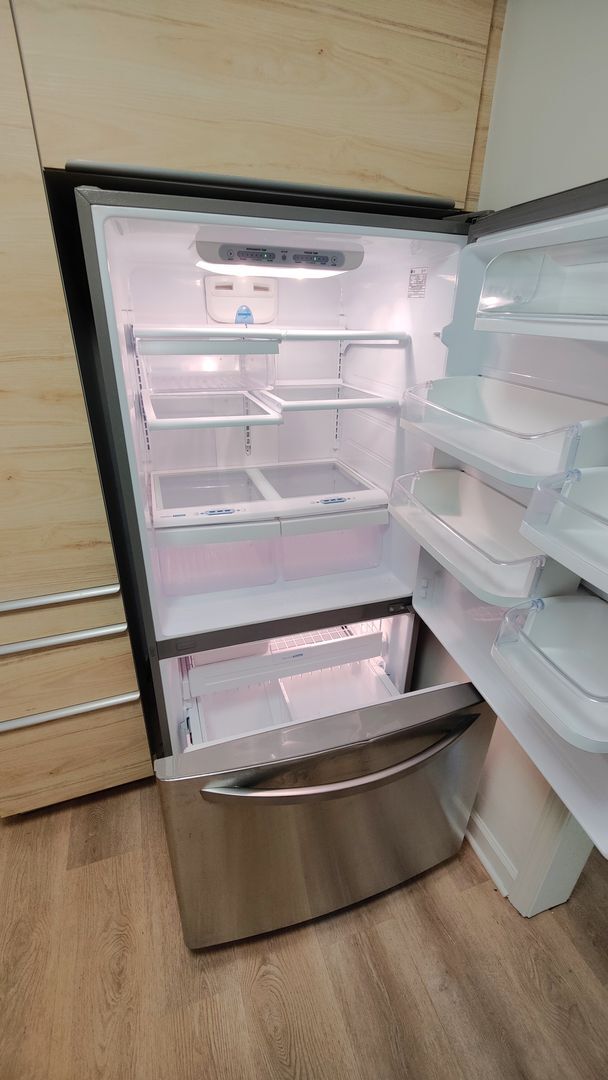 Building Photo - *Recently Updated & Spacious 3BD/1BA Duplex Unit Available for Rent in Castle Shannon*