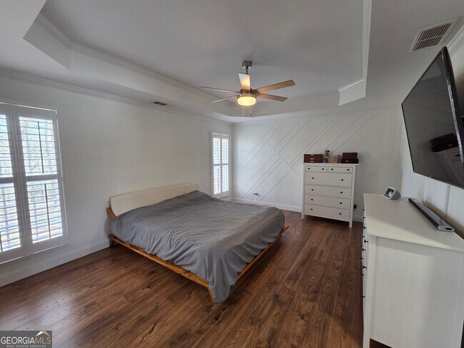 Building Photo - 1121 Vanessa Ave