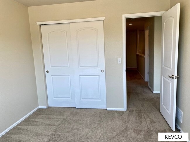 Building Photo - Stunning Home In Rigden Farms