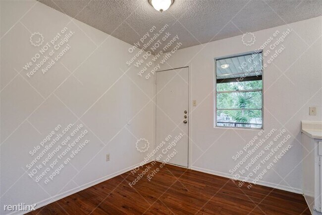 Building Photo - 724 Old Martindale Rd