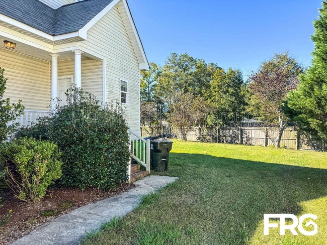 Building Photo - 2426 Pinetops Dr