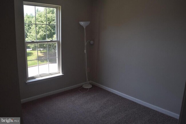 Building Photo - 9333 Maxwell Ct