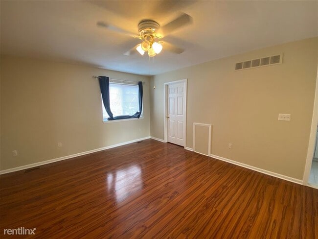 Building Photo - 6710 Summerdale Ct E