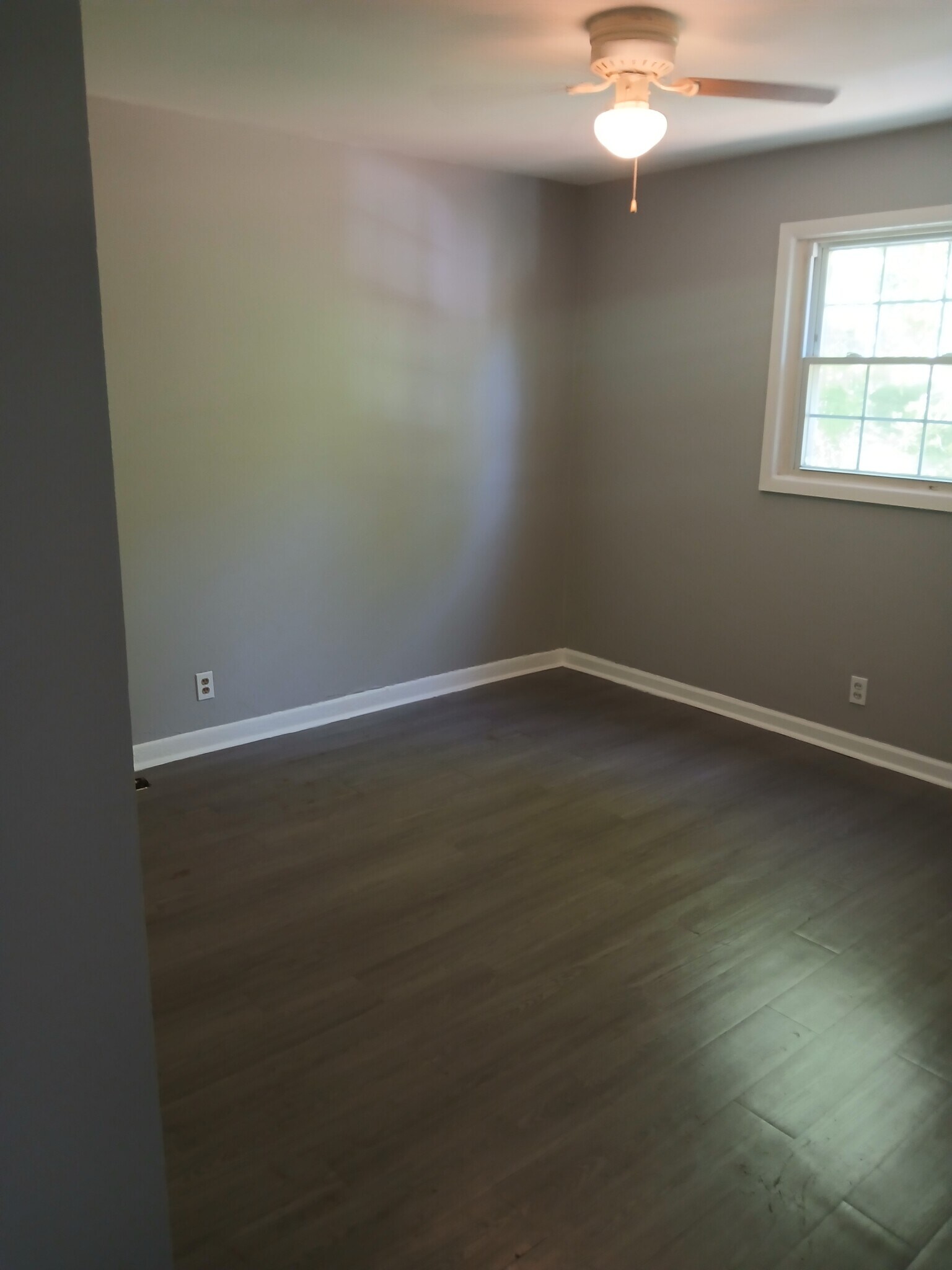 Building Photo - 5075 Scenic Dr