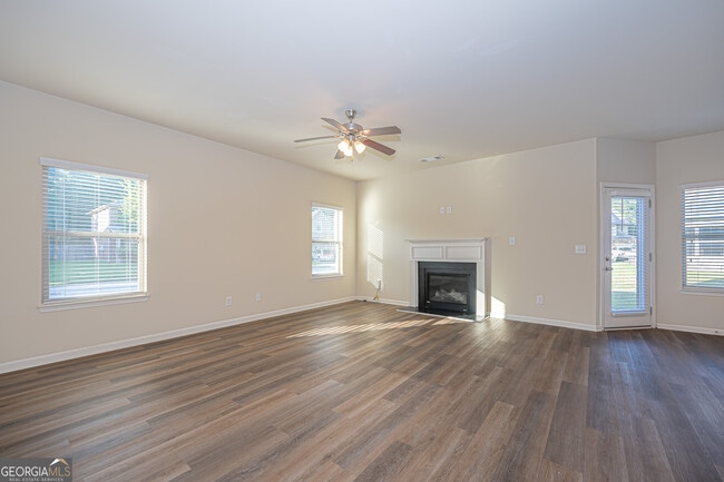 Building Photo - 813 Golden Isles Dr