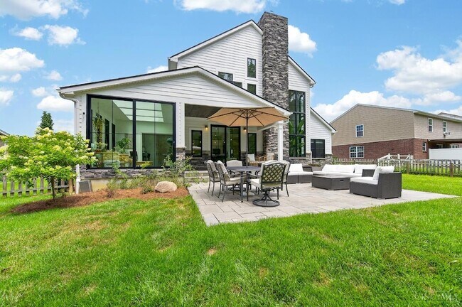 Building Photo - 6582 Rosewood Ln