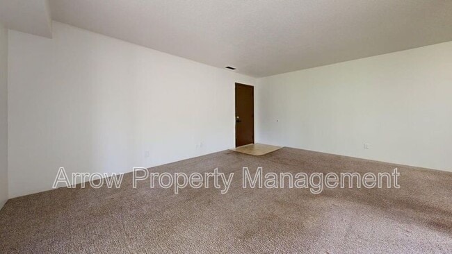 Building Photo - 207 E Arbor Ave