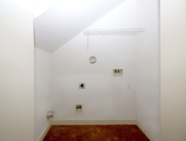 Building Photo - 2819 Crawford St